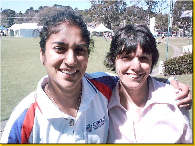 Cricket Aust Women's all rounder Lisa Sthalekar with Delma, Festival of Cricket 05.JPG