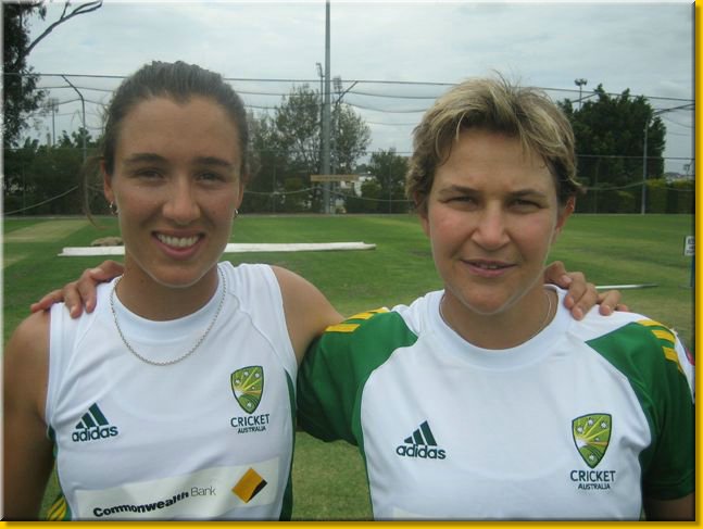 Cricket Sarah Andrews & Shelley Nitschke 1006.JPG